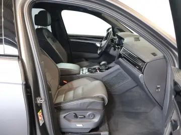 VW Touareg 3.0 TDI R-Line LUFT NACHT PANO AHK HUD