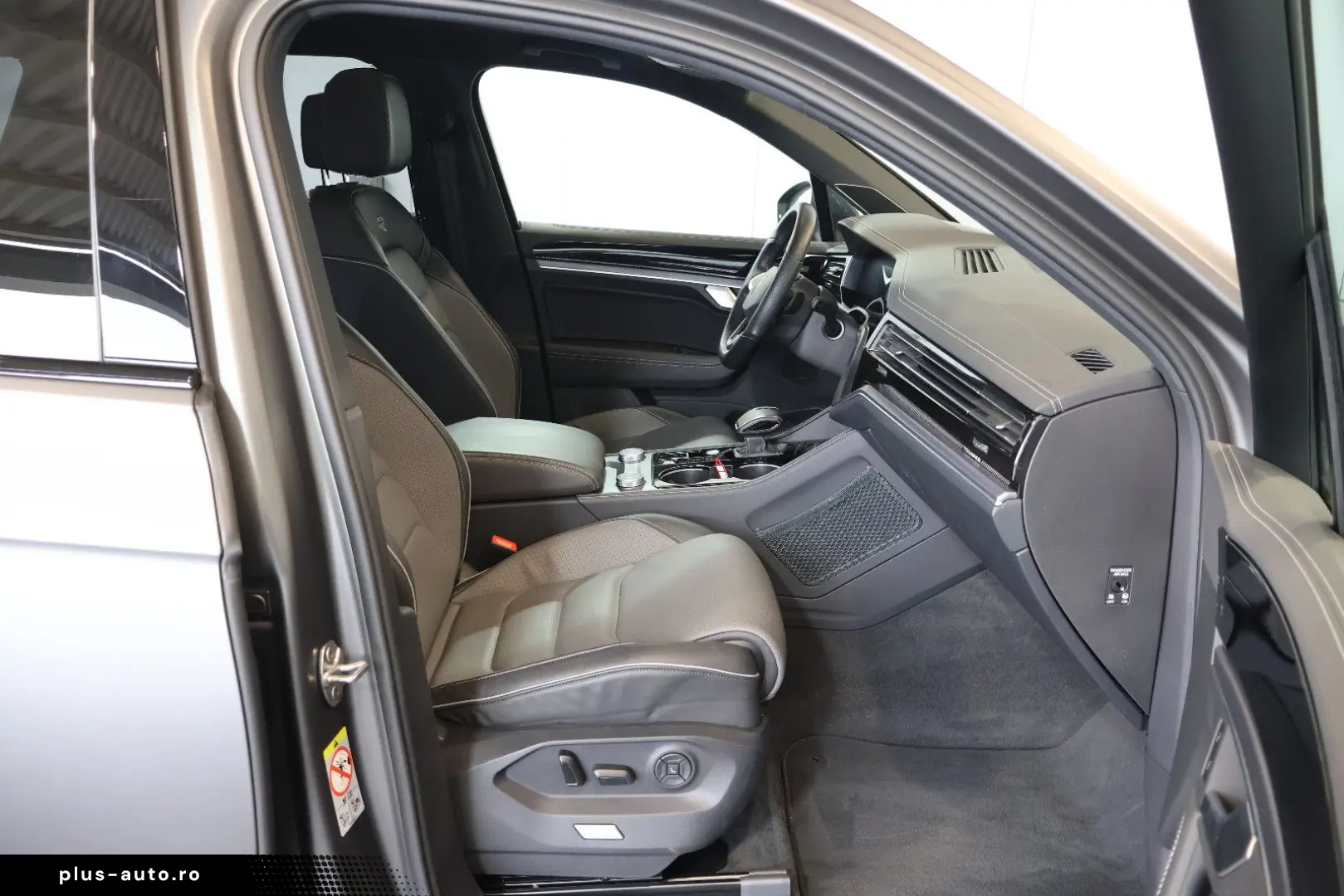 VW Touareg 3.0 TDI R-Line LUFT NACHT PANO AHK HUD
