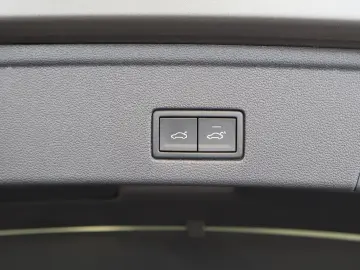 VW Touareg 3.0 TDI R-Line LUFT NACHT PANO AHK HUD