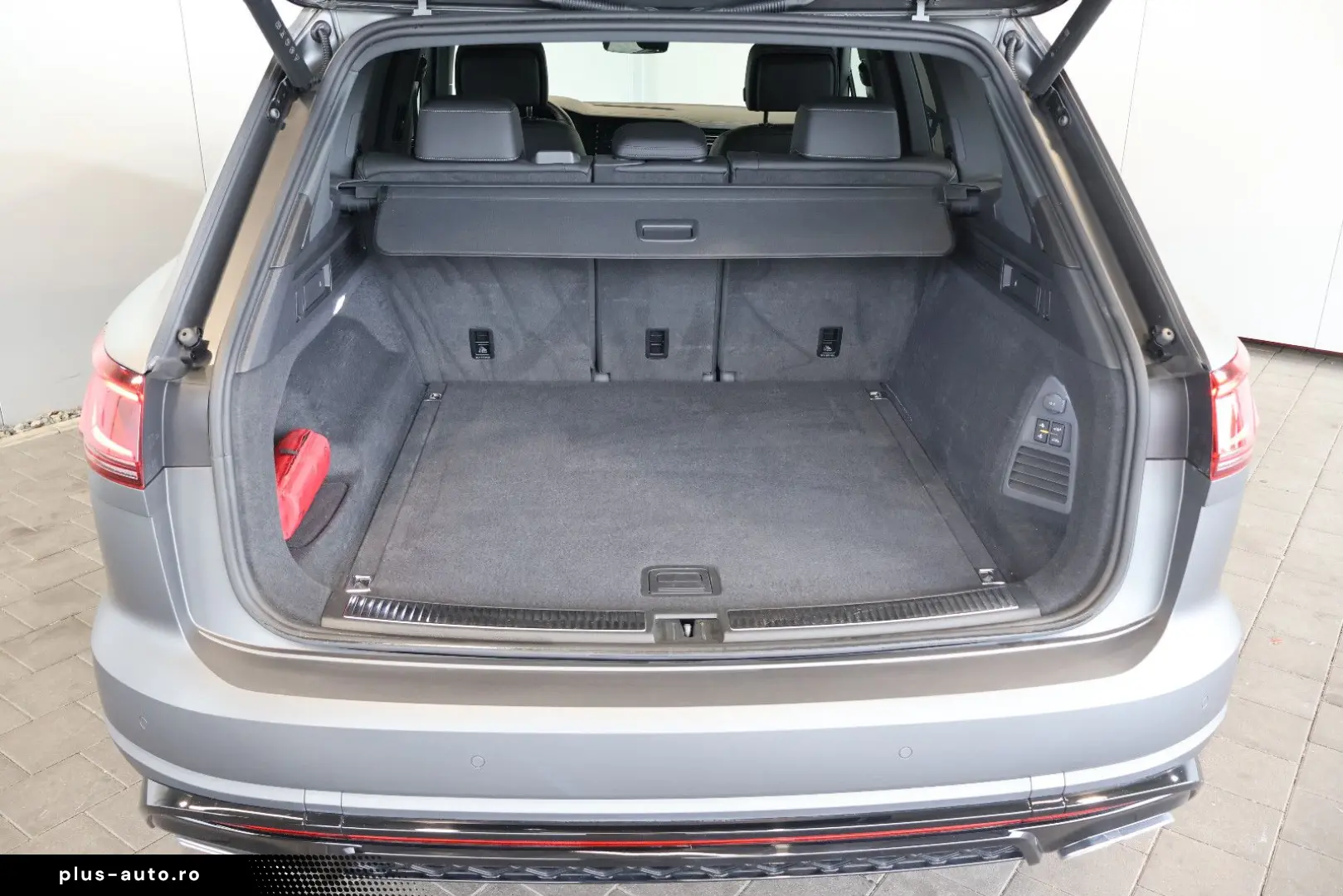 VW Touareg 3.0 TDI R-Line LUFT NACHT PANO AHK HUD