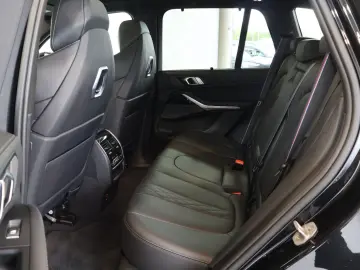 BMW X5 40 d xDrive M Sport M-SEATS DAP H K PANO AHK