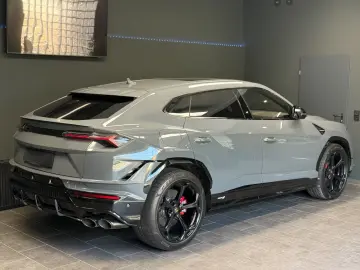 Lamborghini Urus S Grigio Telesto B&O Panorama Night