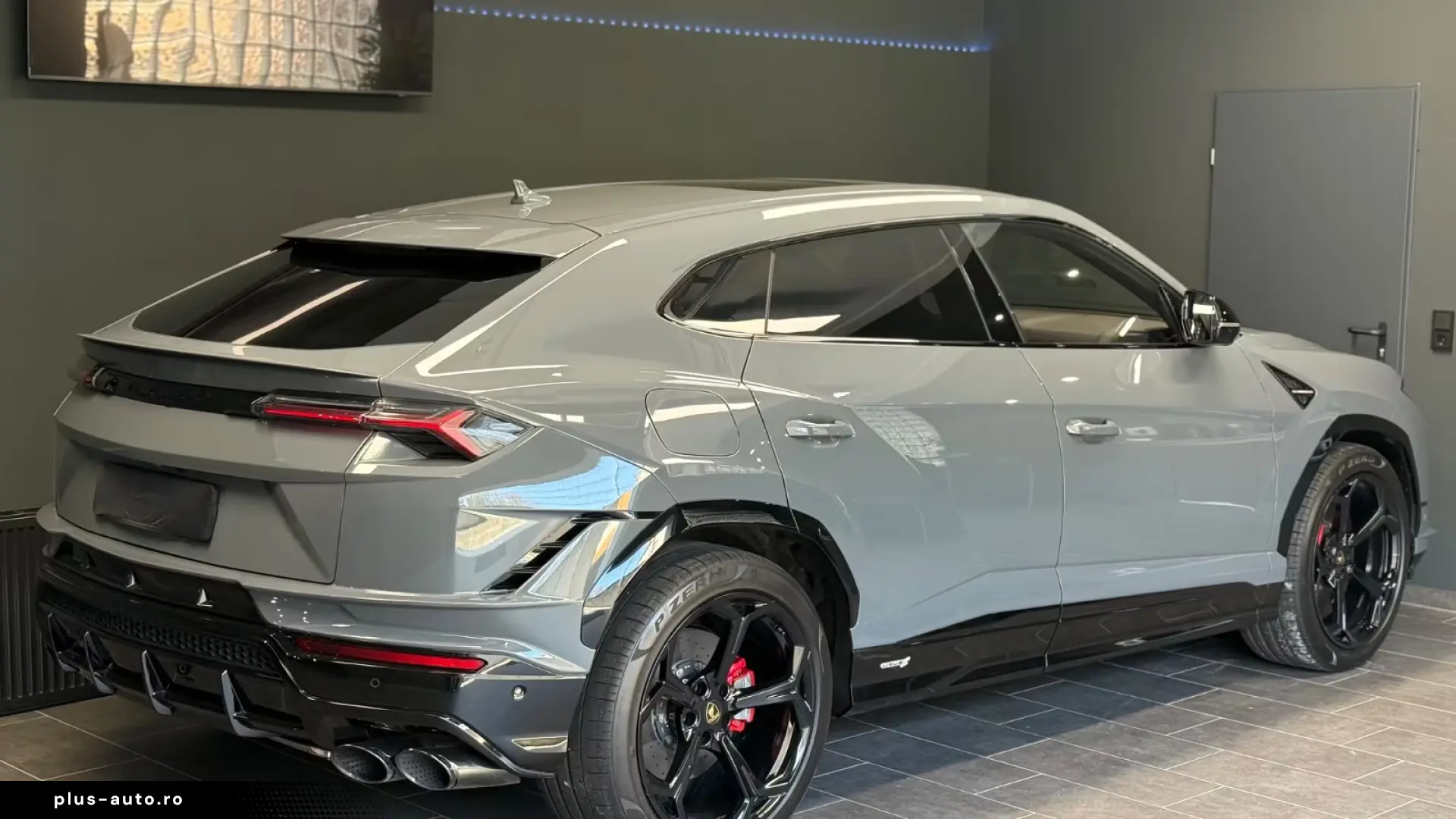 Lamborghini Urus S Grigio Telesto B&O Panorama Night