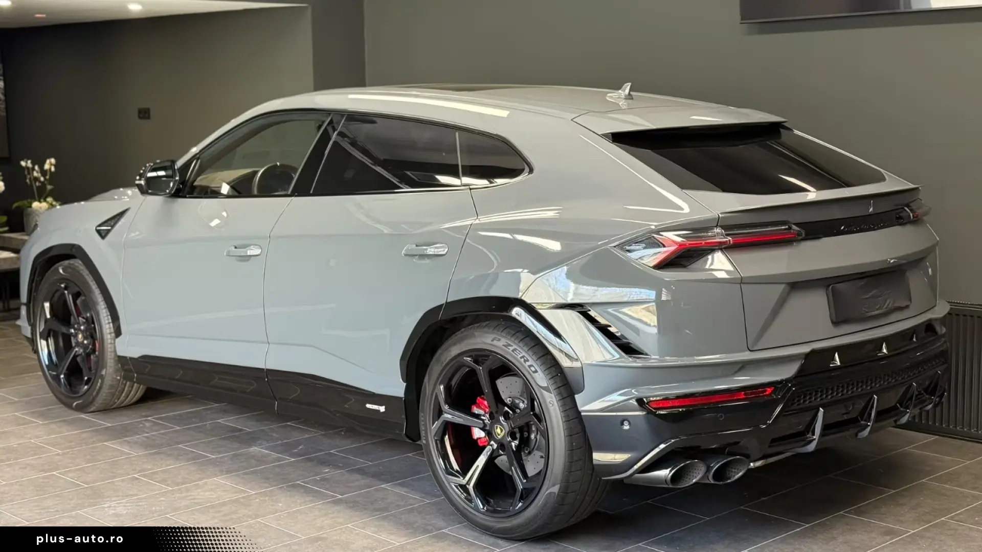Lamborghini Urus S Grigio Telesto B&O Panorama Night