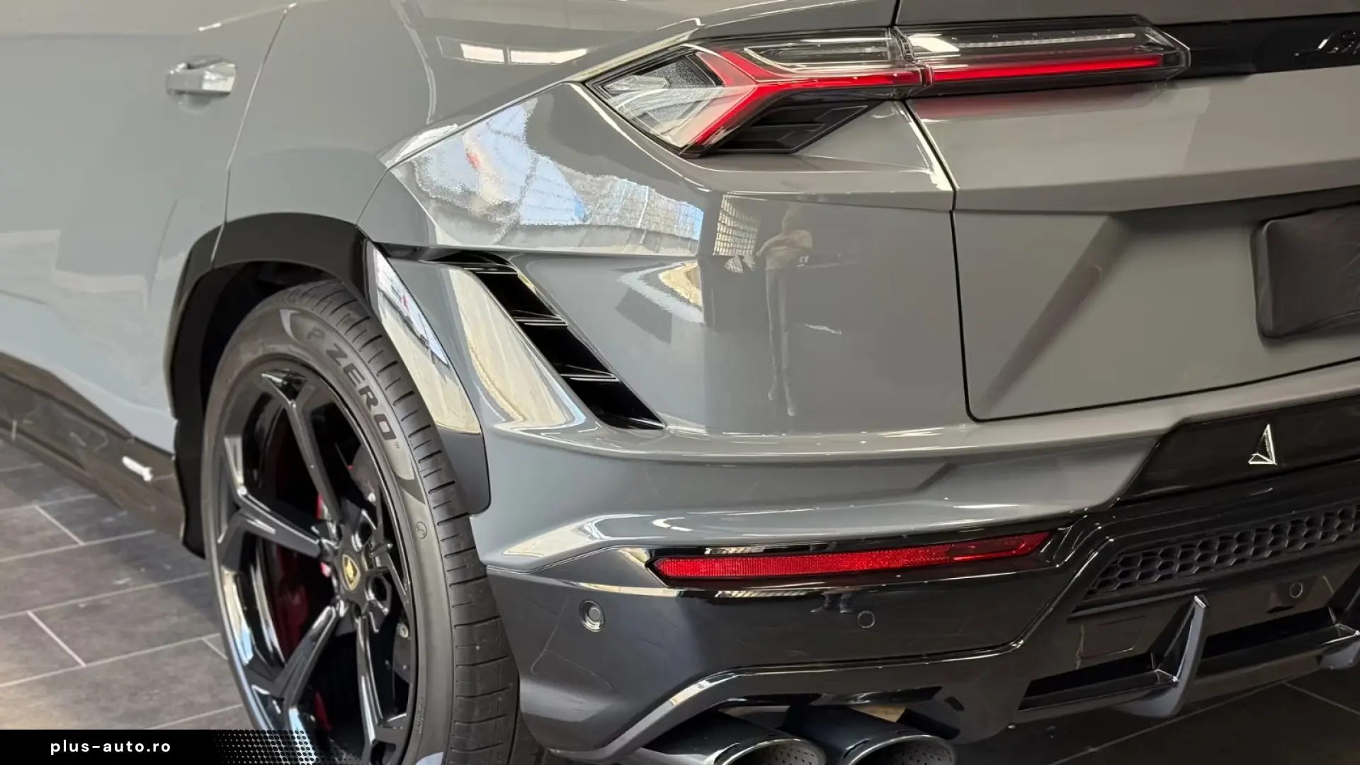 Lamborghini Urus S Grigio Telesto B&O Panorama Night