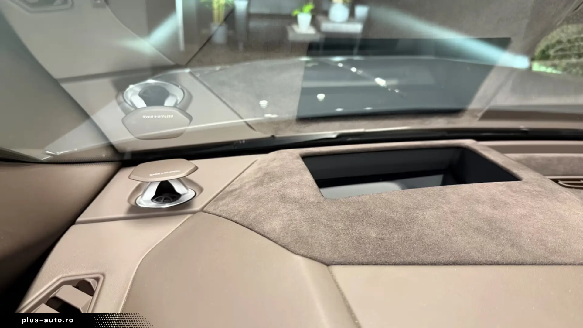 Lamborghini Urus S Grigio Telesto B&O Panorama Night