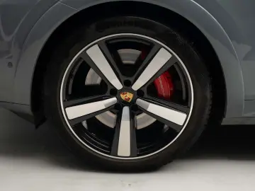 Porsche Cayenne GTS V8 500CP Sport Chrono Pano Matrix