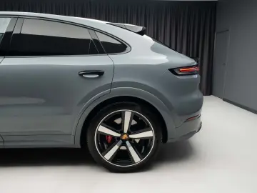 Porsche Cayenne GTS V8 500CP Sport Chrono Pano Matrix