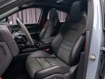 Porsche Cayenne GTS V8 500CP Sport Chrono Pano Matrix