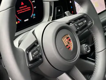 Porsche Cayenne E-Hybrid Coupé Black Edition AHK SHZ PAN