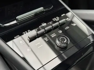 Porsche Cayenne E-Hybrid Coupé Black Edition AHK SHZ PAN