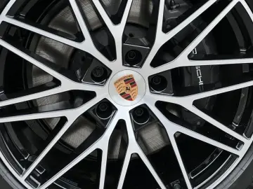 Porsche Cayenne E-Hybrid Coupé Black Edition AHK SHZ PAN