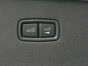 Porsche Cayenne E-Hybrid Coupé Black Edition AHK SHZ PAN