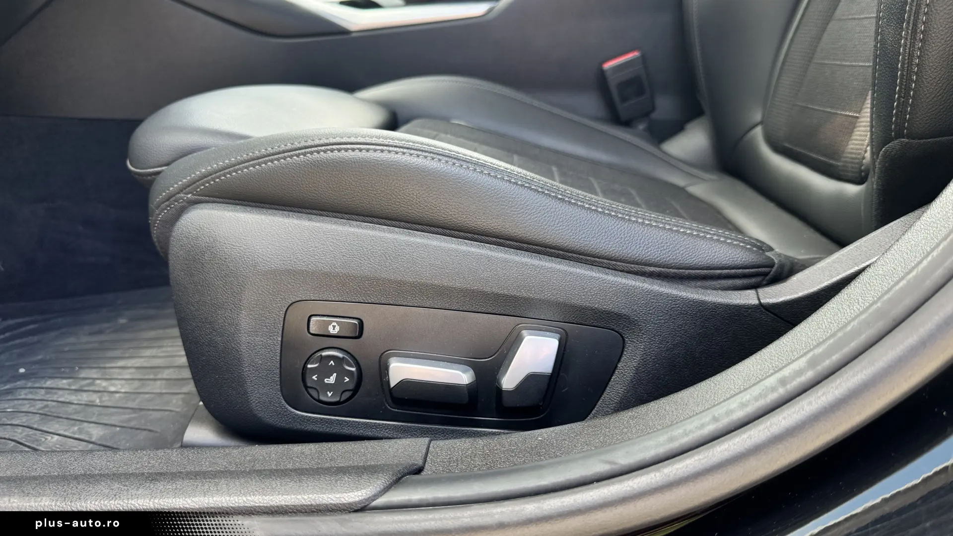 BMW Seria 3 330e Aut. Luxury Line