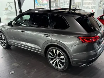 VW Touareg 3.0 TDI DSG R-Line Black 4M Luft Matrix