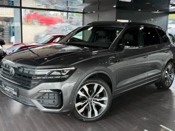 VW Touareg 3.0 TDI DSG R-Line Black 4M Luft Matrix