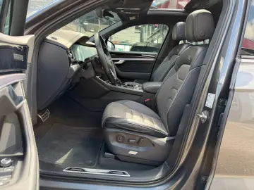 VW Touareg 3.0 TDI DSG R-Line Black 4M Luft Matrix
