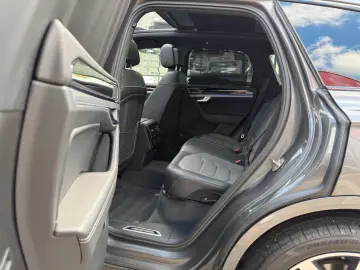 VW Touareg 3.0 TDI DSG R-Line Black 4M Luft Matrix
