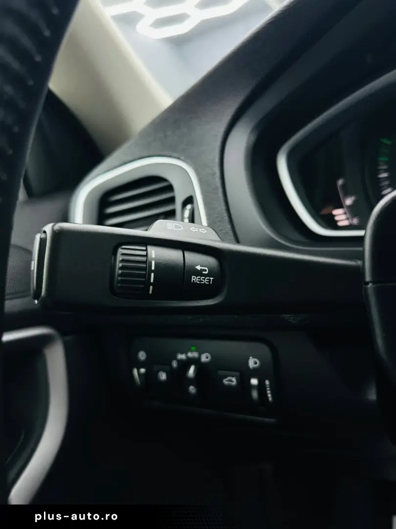 VOLVO V40 2018 2.0D E6 Garantie 12 Luni Rate Avans 0 Doar Cu