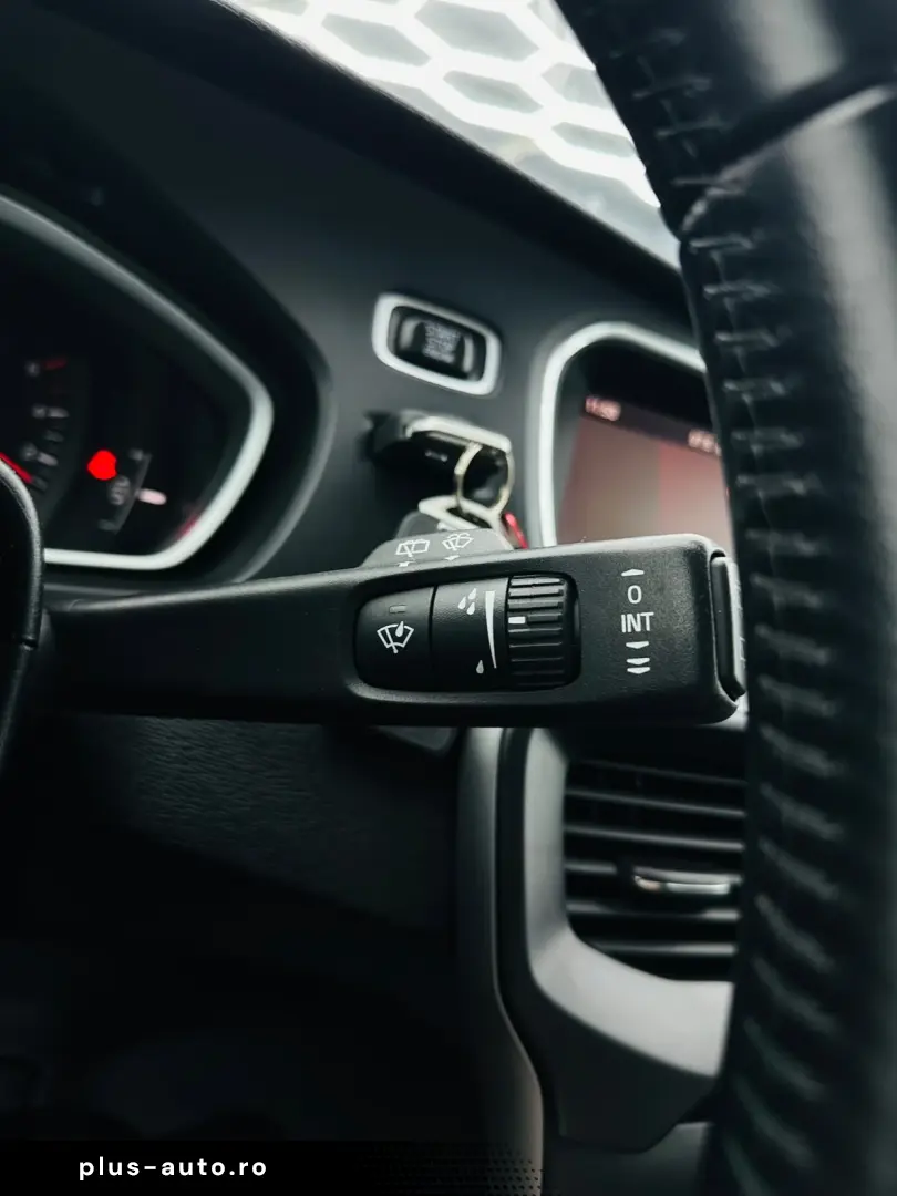 VOLVO V40 2018 2.0D E6 Garantie 12 Luni Rate Avans 0 Doar Cu