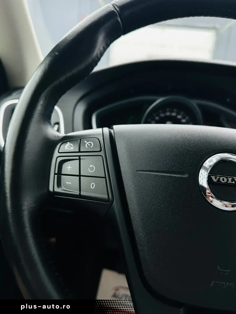 VOLVO V40 2018 2.0D E6 Garantie 12 Luni Rate Avans 0 Doar Cu