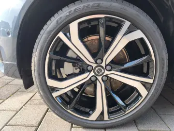 VOLVO XC60 T8 Plus Dark AWD Head-up 360 Pano HarmanKar