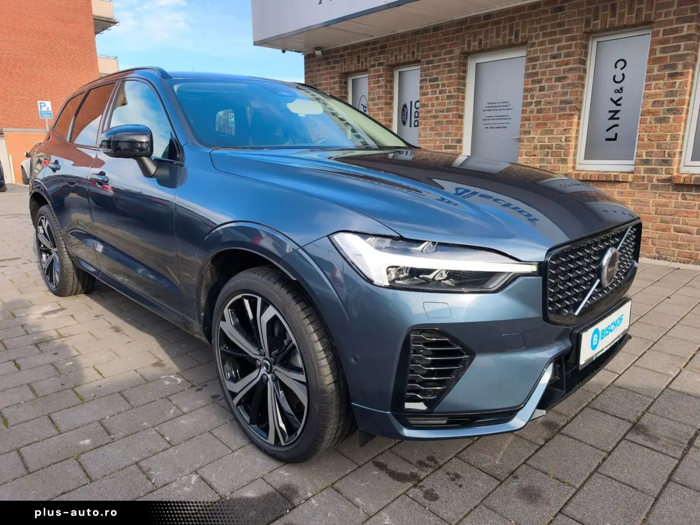 VOLVO XC60 T8 Plus Dark AWD Head-up 360 Pano HarmanKar