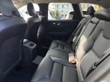 VOLVO XC60 T8 Plus Dark AWD Head-up 360 Pano HarmanKar