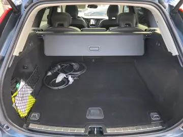 VOLVO XC60 T8 Plus Dark AWD Head-up 360 Pano HarmanKar