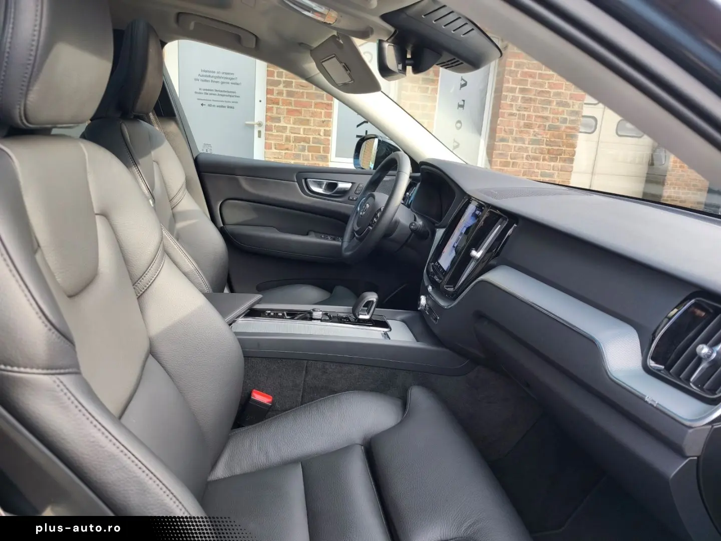 VOLVO XC60 T8 Plus Dark AWD Head-up 360 Pano HarmanKar