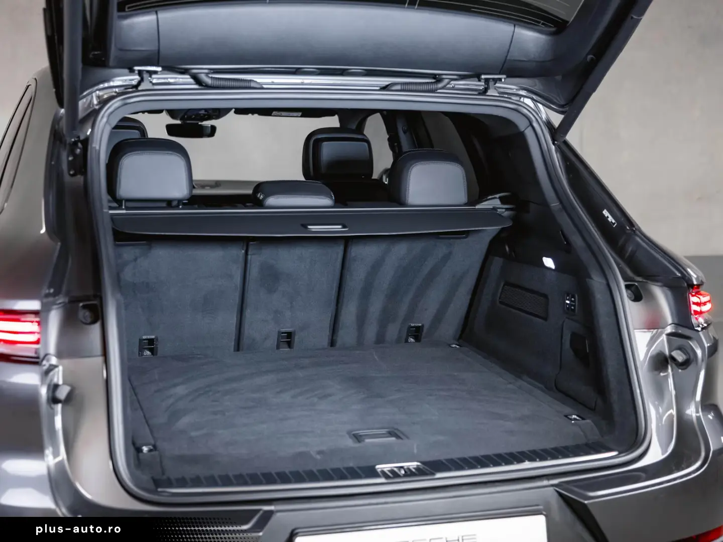 Porsche Cayenne E-Hybrid Panoramic Roof Air Suspension BOSE
