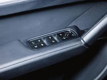 Porsche Cayenne E-Hybrid Panoramic Roof Air Suspension BOSE