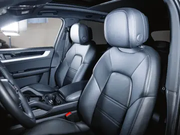 Porsche Cayenne E-Hybrid Panoramic Roof Air Suspension BOSE