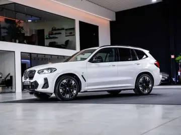 BMW iX3 iX3 80 kWh - M-pack - AHK - H&K - ACC - Pano