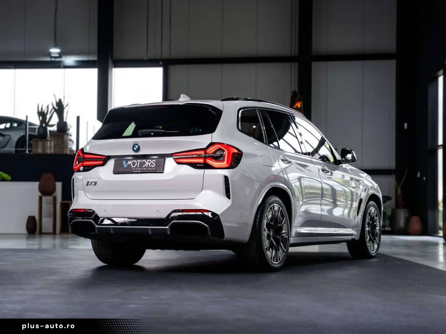 BMW iX3 iX3 80 kWh - M-pack - AHK - H&K - ACC - Pano
