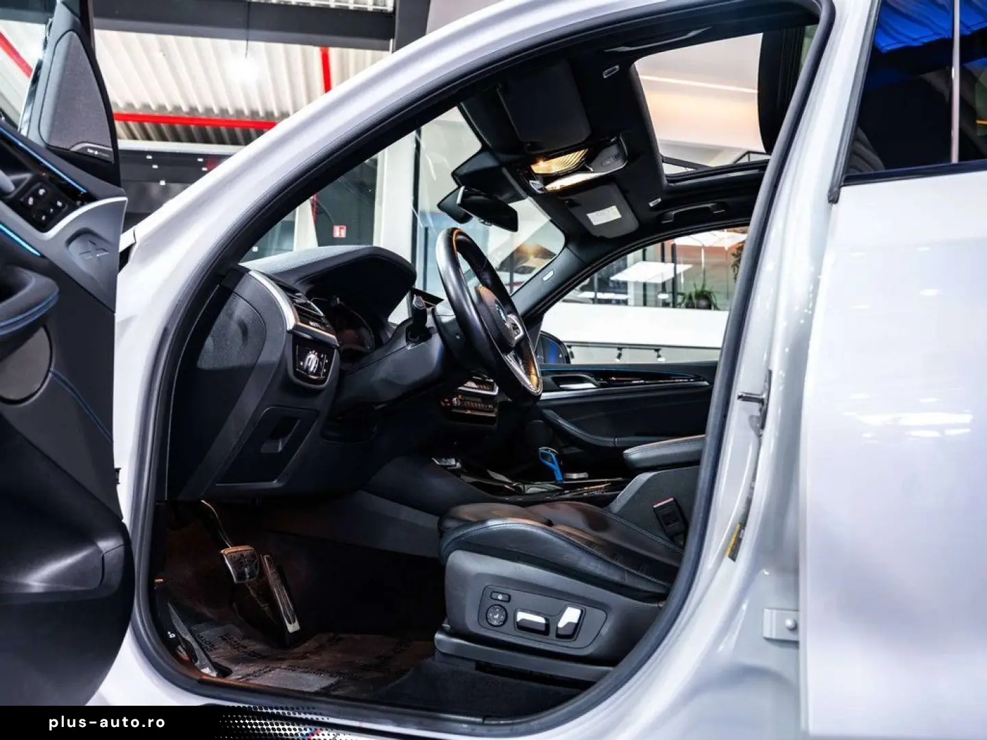 BMW iX3 iX3 80 kWh - M-pack - AHK - H&K - ACC - Pano