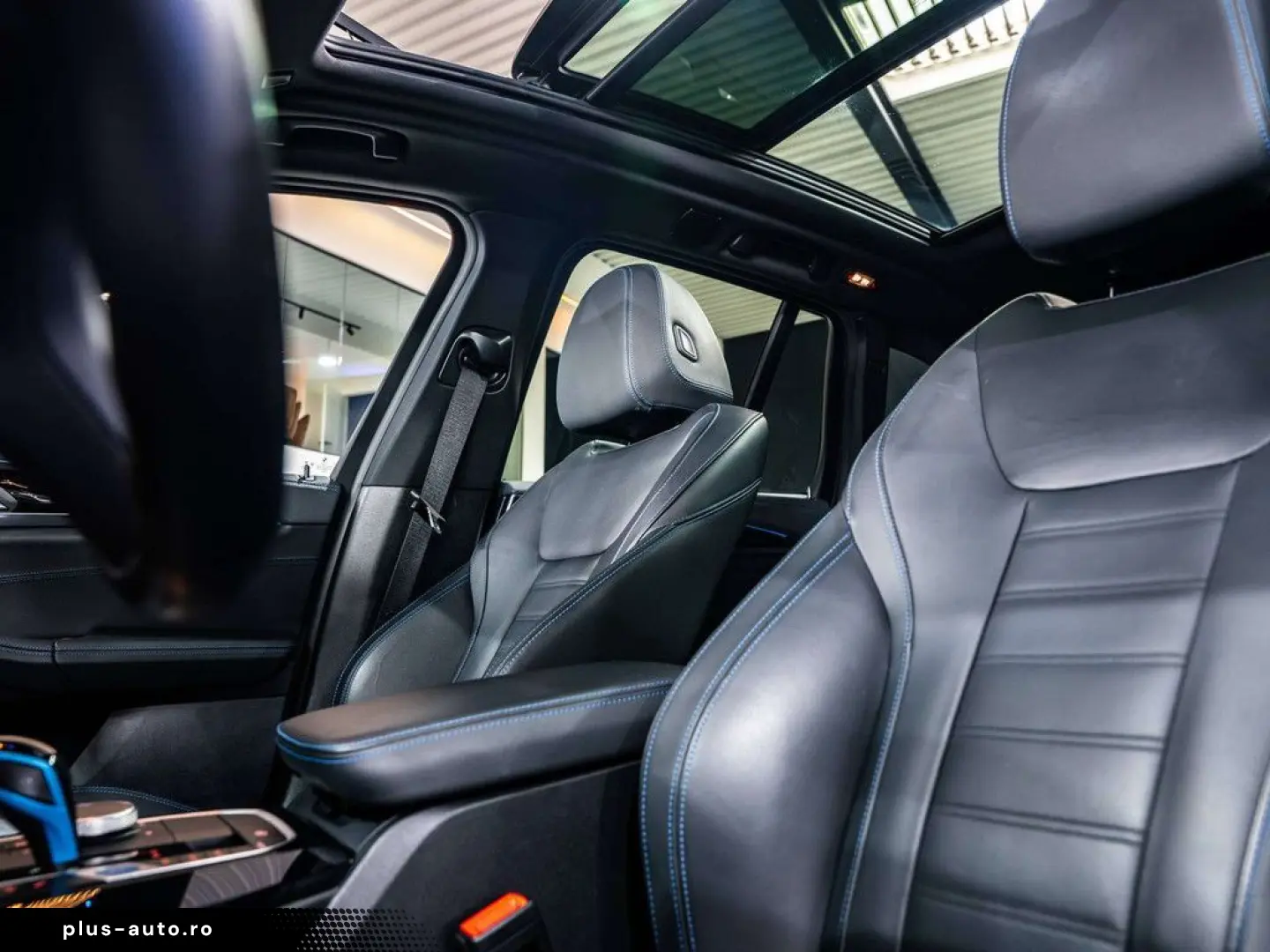 BMW iX3 iX3 80 kWh - M-pack - AHK - H&K - ACC - Pano