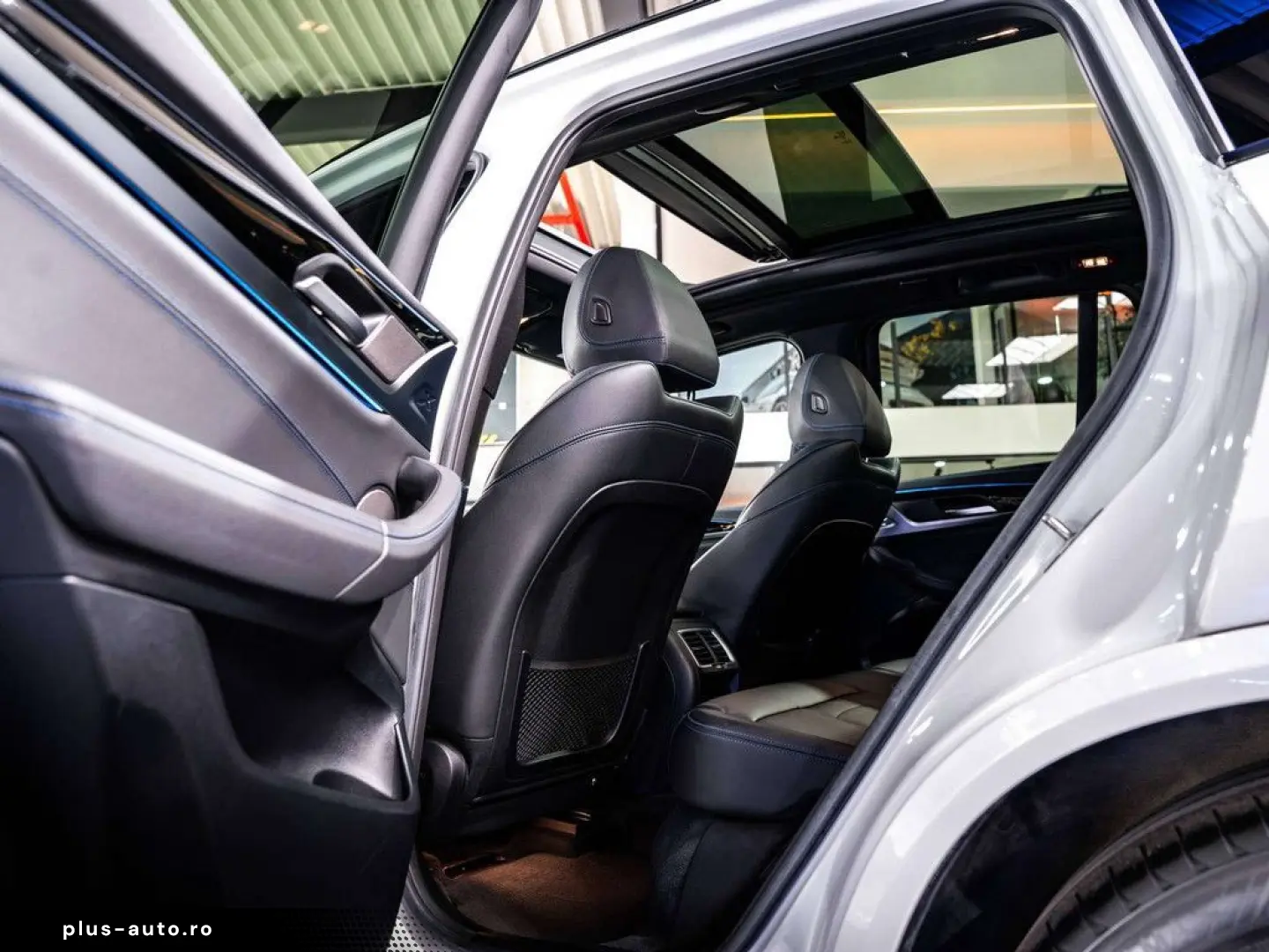 BMW iX3 iX3 80 kWh - M-pack - AHK - H&K - ACC - Pano