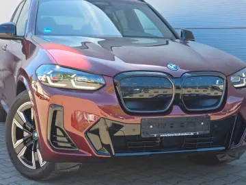BMW iX3 (Panorama Leder Kamera)