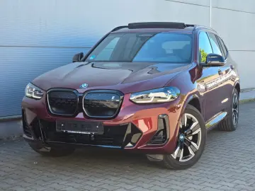BMW iX3 (Panorama Leder Kamera)