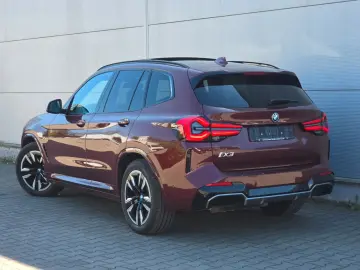 BMW iX3 (Panorama Leder Kamera)