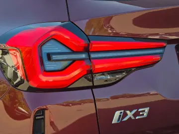 BMW iX3 (Panorama Leder Kamera)
