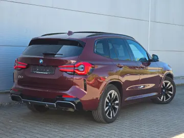 BMW iX3 (Panorama Leder Kamera)