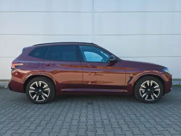 BMW iX3 (Panorama Leder Kamera)