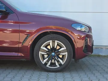 BMW iX3 (Panorama Leder Kamera)