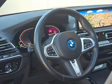 BMW iX3 (Panorama Leder Kamera)