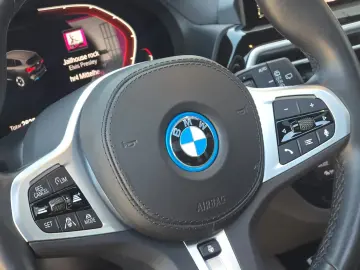 BMW iX3 (Panorama Leder Kamera)