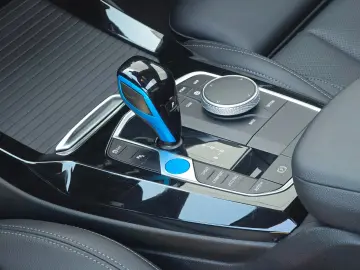 BMW iX3 (Panorama Leder Kamera)