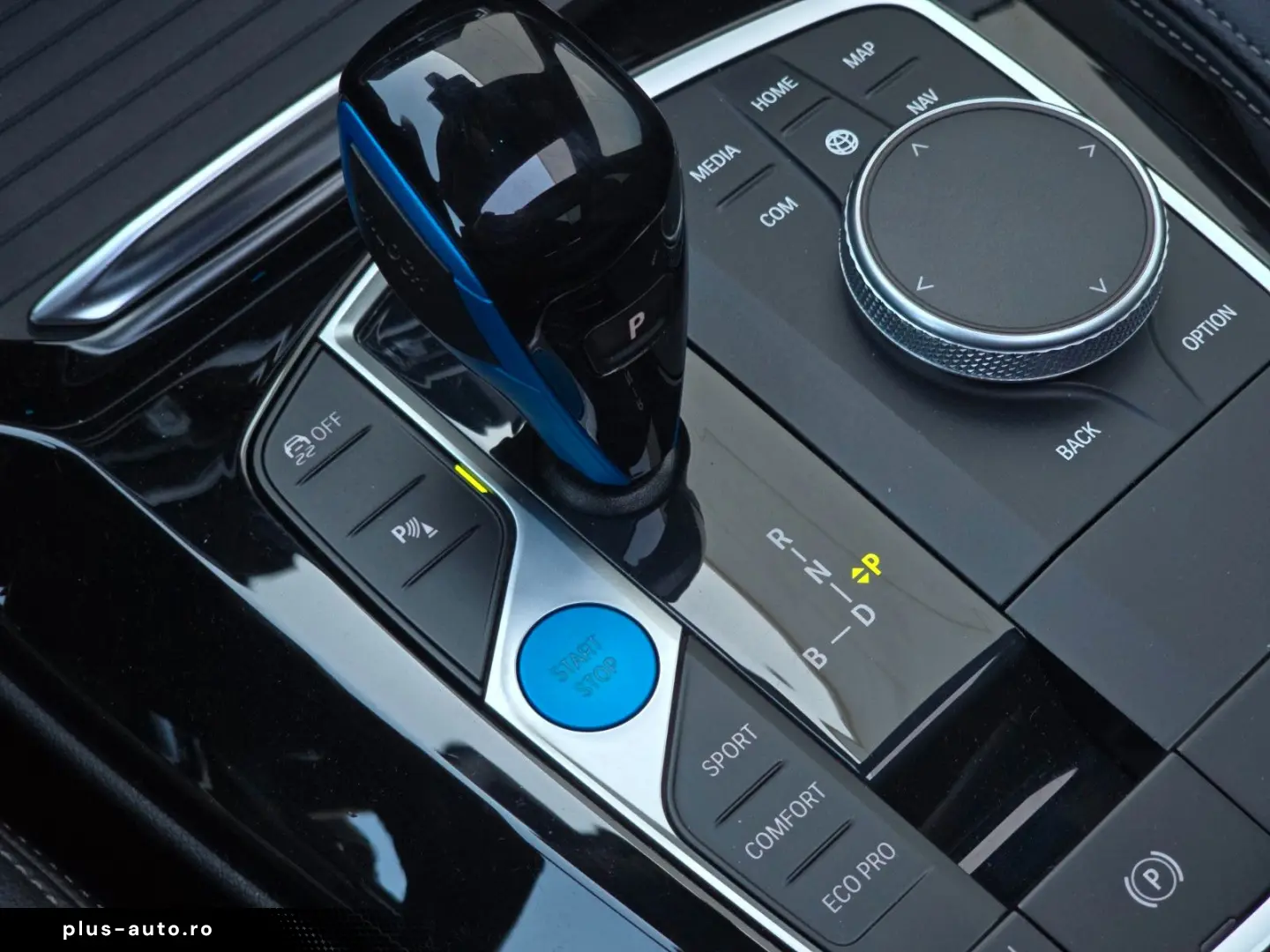 BMW iX3 (Panorama Leder Kamera)