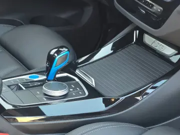 BMW iX3 (Panorama Leder Kamera)